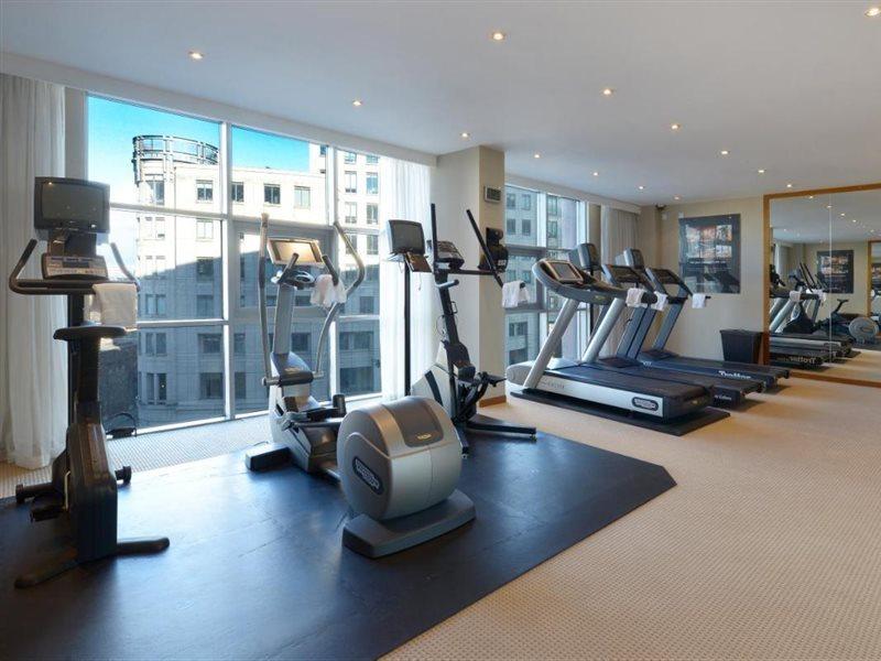 فندق كاناري ريفرسايد بلازا لندن المظهر الخارجي الصورة The gym at the 100 Queen's Gate