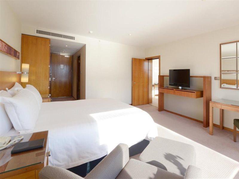 فندق كاناري ريفرسايد بلازا لندن المظهر الخارجي الصورة A room at the hotel