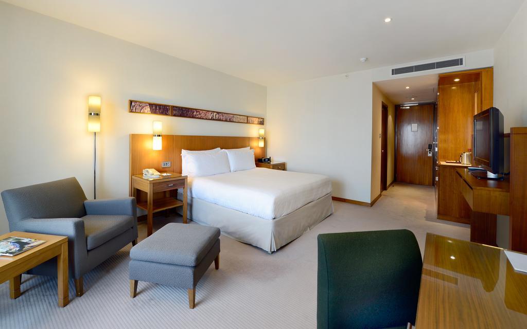 فندق كاناري ريفرسايد بلازا لندن المظهر الخارجي الصورة A room at the hotel