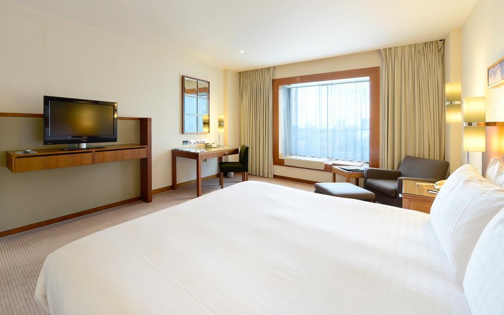فندق كاناري ريفرسايد بلازا لندن المظهر الخارجي الصورة A typical room at the hotel
