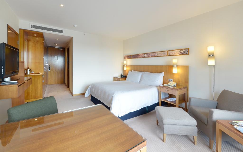 فندق كاناري ريفرسايد بلازا لندن المظهر الخارجي الصورة A room at the hotel
