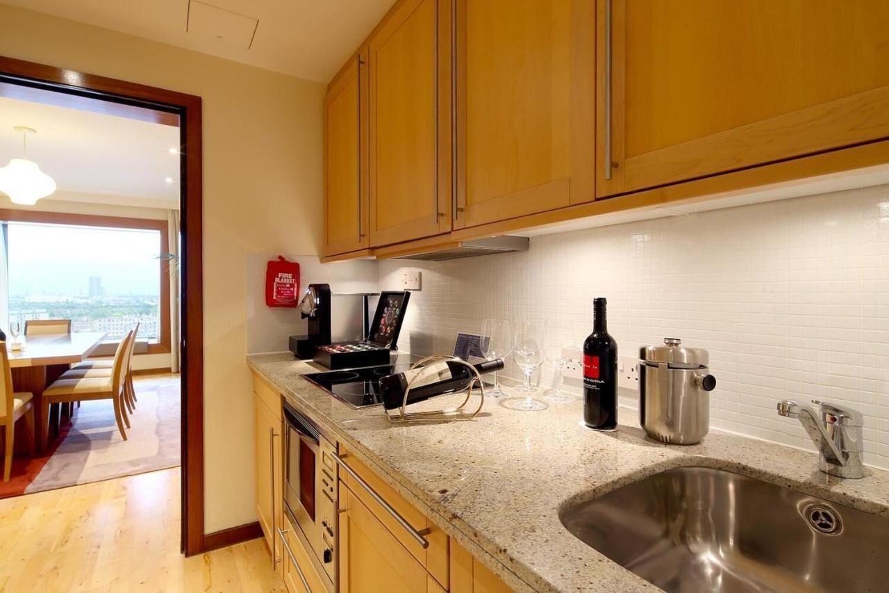 فندق كاناري ريفرسايد بلازا لندن المظهر الخارجي الصورة A typical kitchen